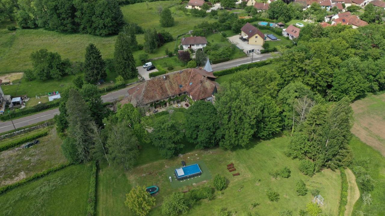 Domaine De Bellevue Gite Du Mont Poupet Marnoz Exterior foto